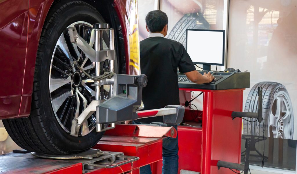 Wheel,Alignment,,car,On,Stand,With,Sensors,On,Wheels,For