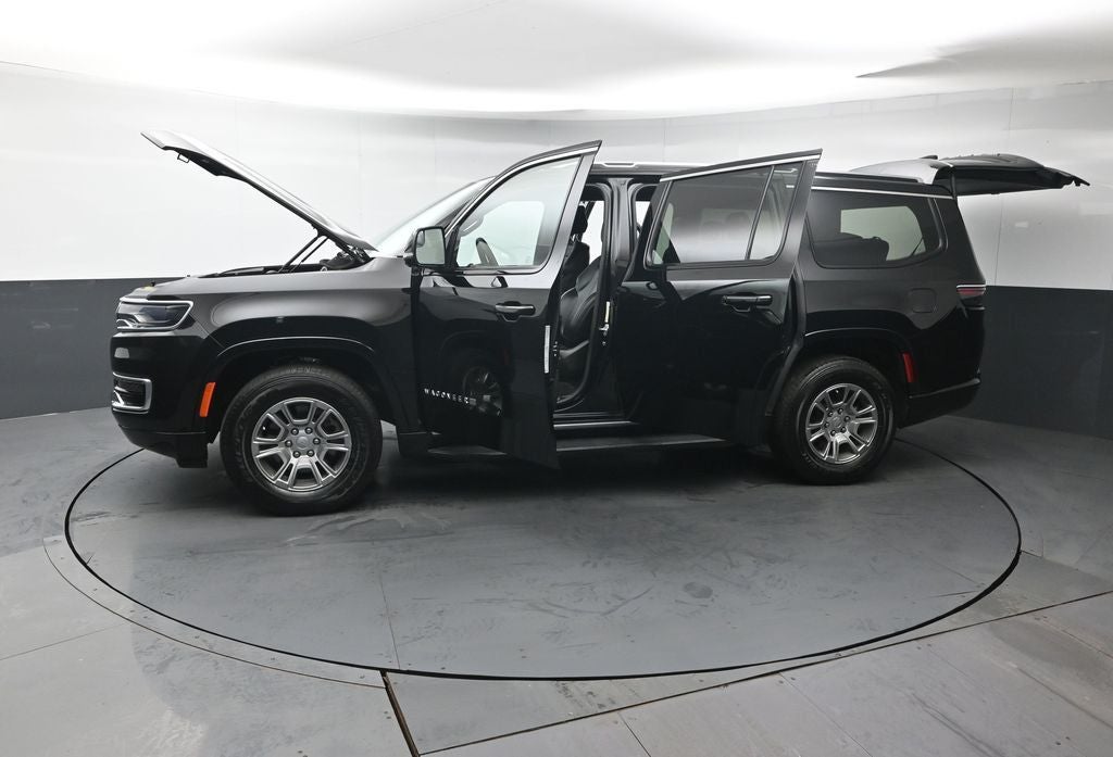 2023 Jeep Wagoneer Base