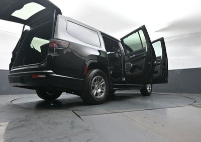 2023 Jeep Wagoneer Base