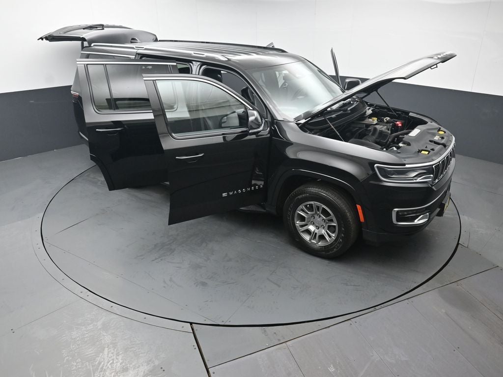 2023 Jeep Wagoneer Base