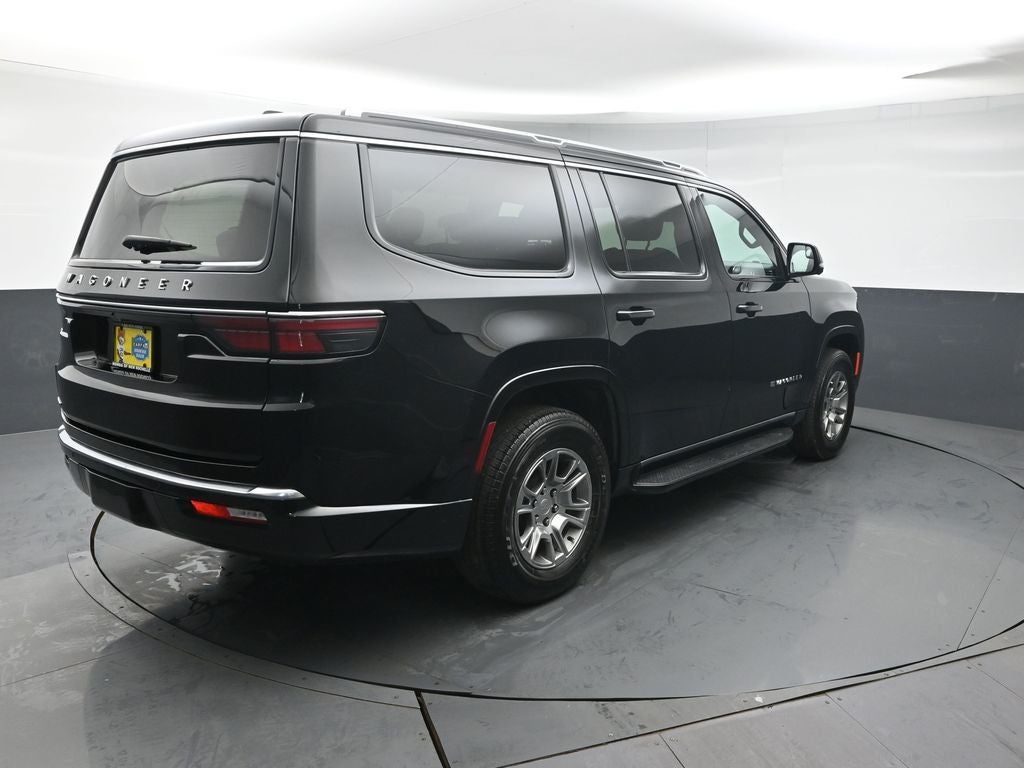 2023 Jeep Wagoneer Base