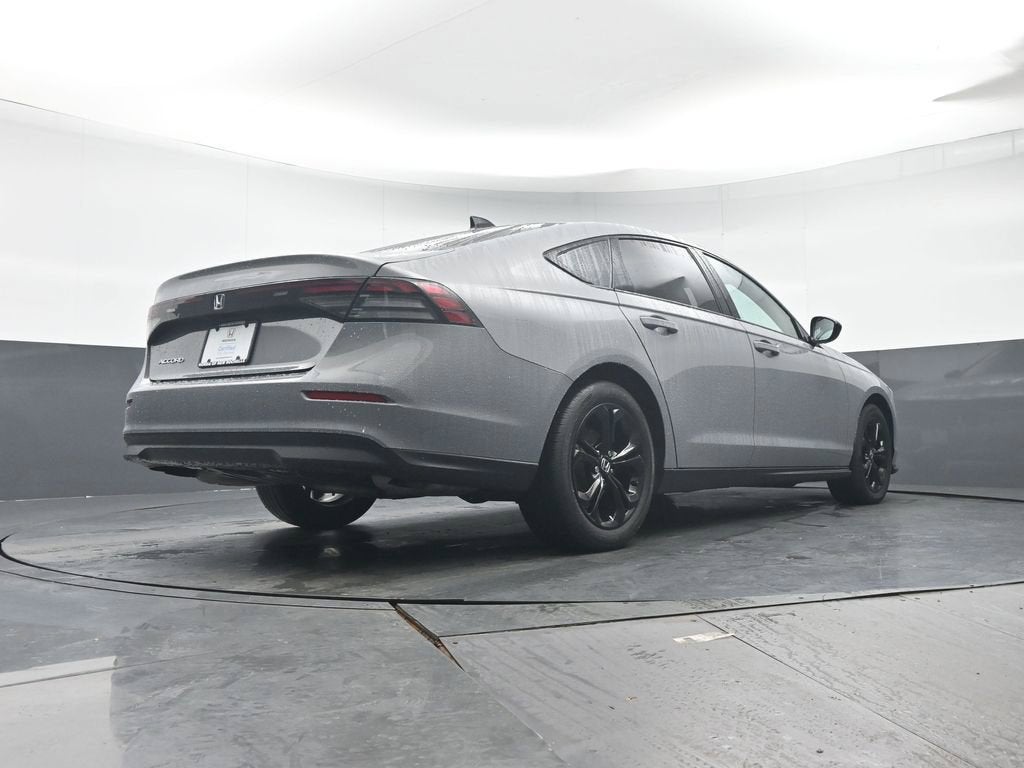 2025 Honda Accord SE - Photo 31