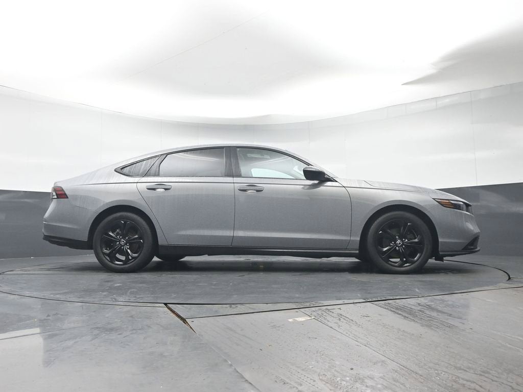 2025 Honda Accord SE - Photo 32