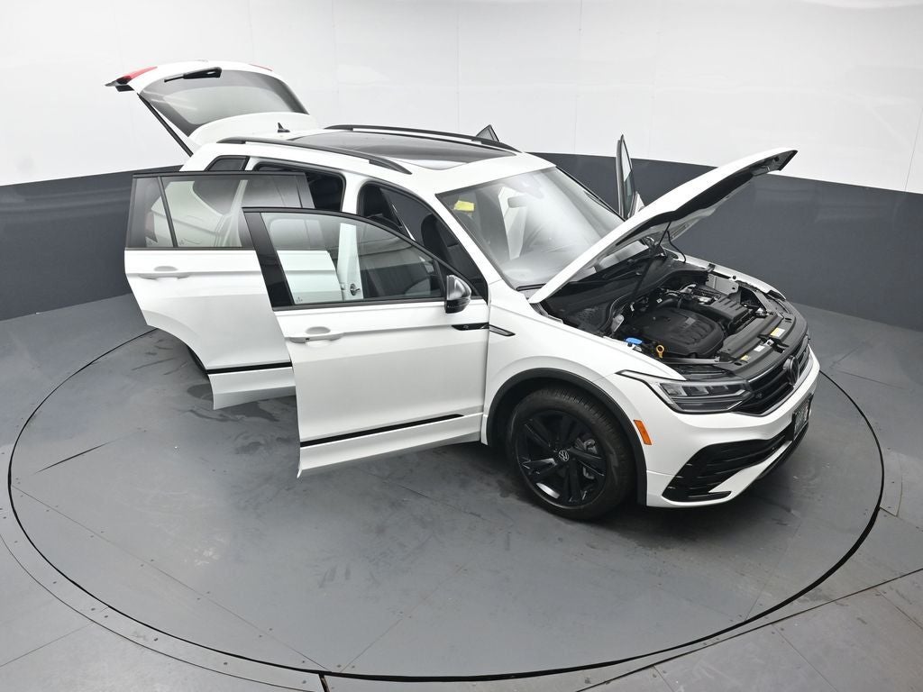 2024 Volkswagen Tiguan 2.0T SE R-Line Black
