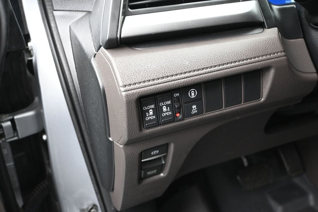 2023 Honda Odyssey EX - Photo 19