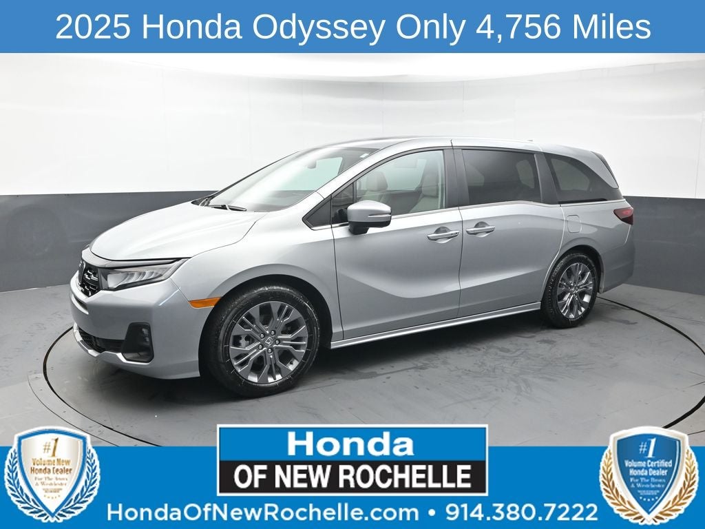 2025 Honda Odyssey Touring's photo