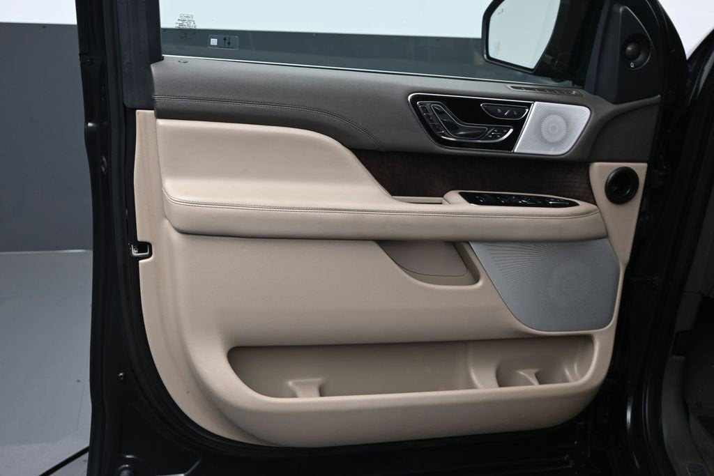 2022 Lincoln Navigator L Reserve