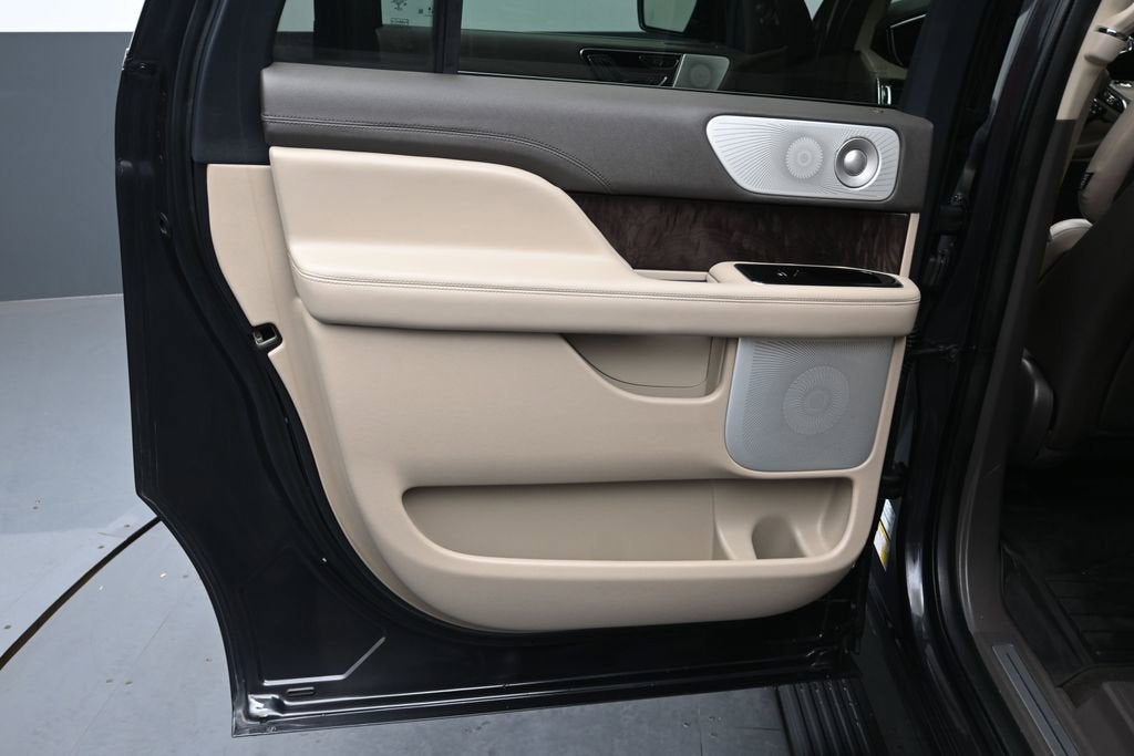 2022 Lincoln Navigator L Reserve