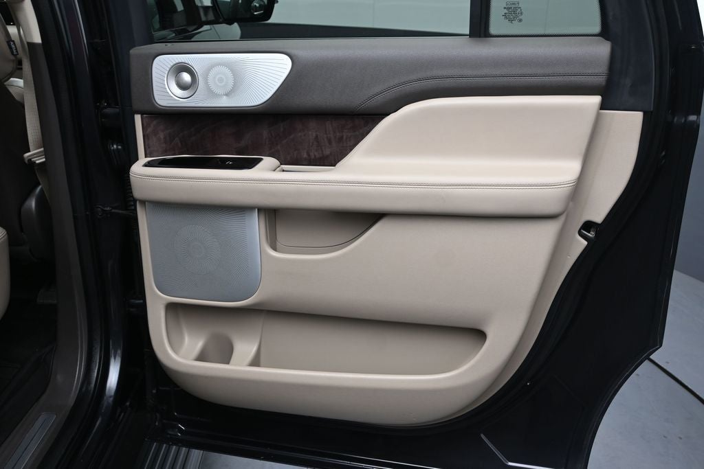 2022 Lincoln Navigator L Reserve