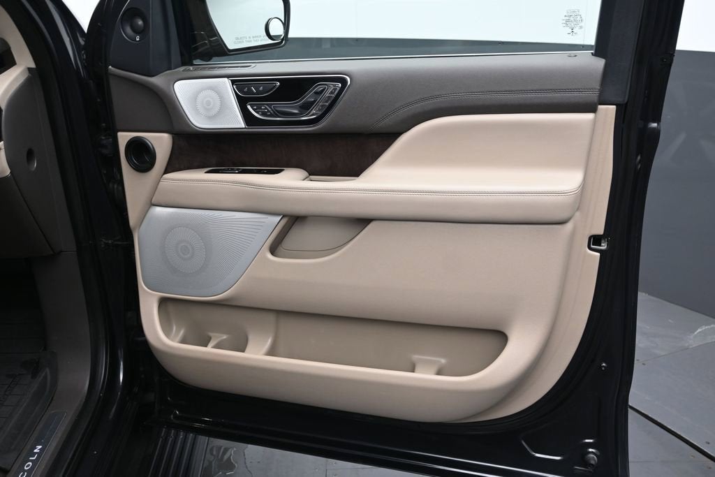 2022 Lincoln Navigator L Reserve