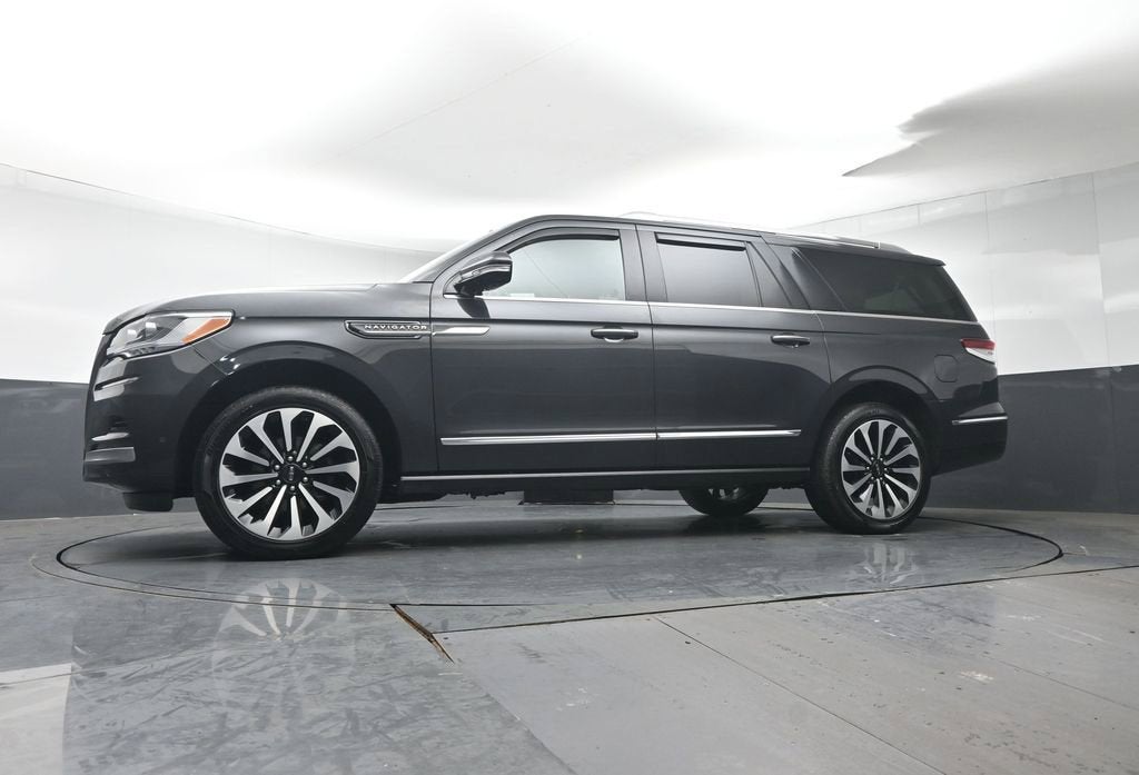 2022 Lincoln Navigator L Reserve