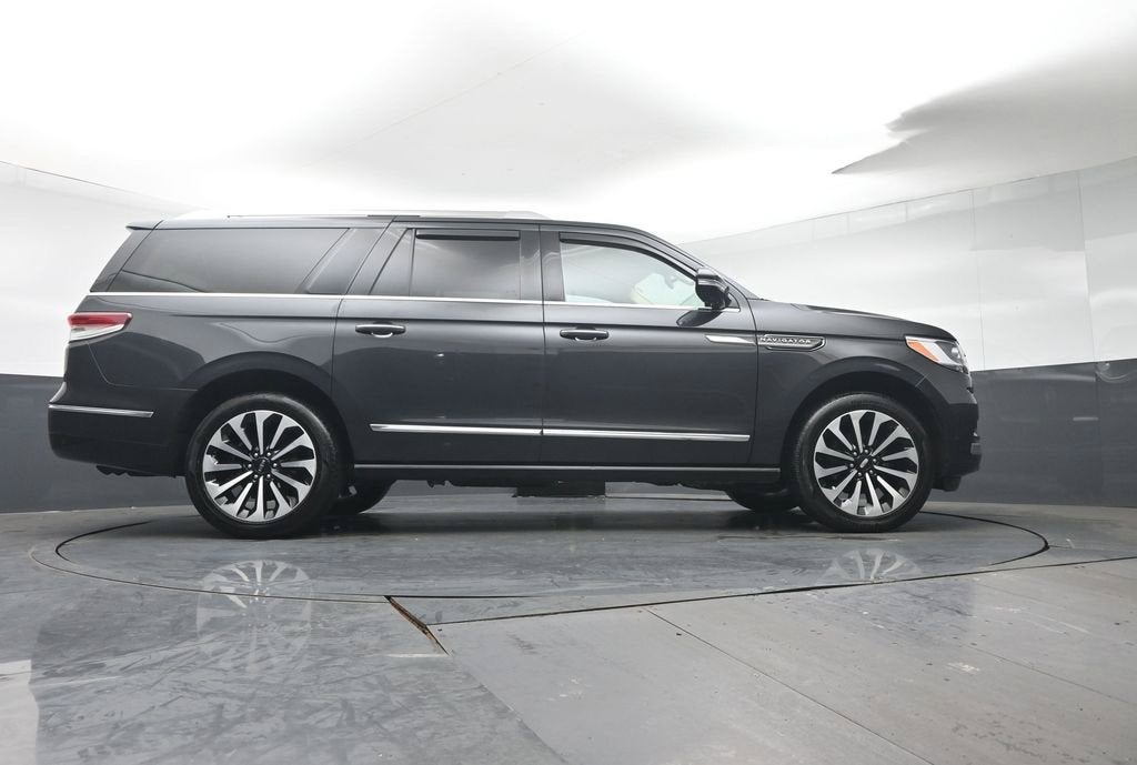 2022 Lincoln Navigator L Reserve