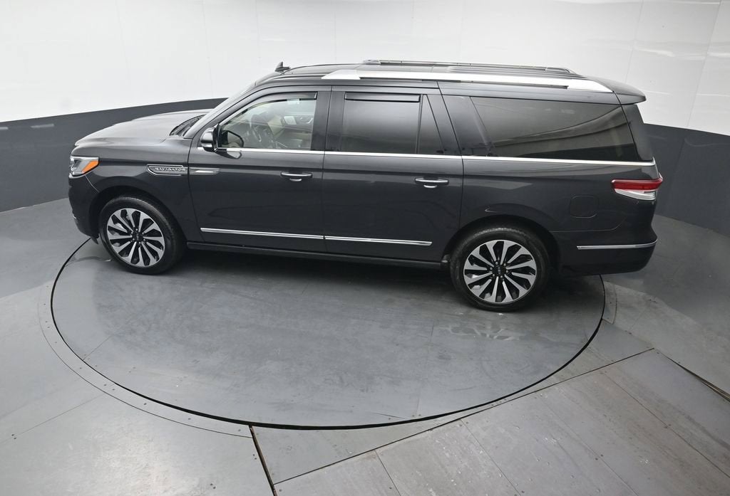 2022 Lincoln Navigator L Reserve