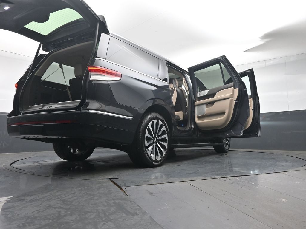 2022 Lincoln Navigator L Reserve