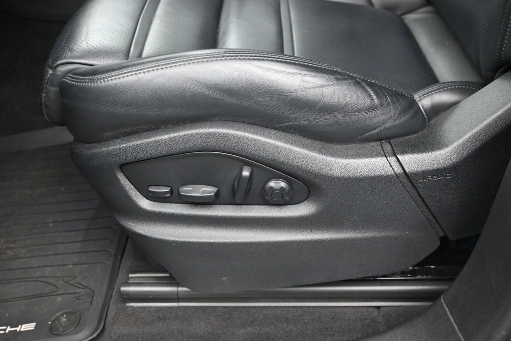 2022 Porsche Cayenne Base