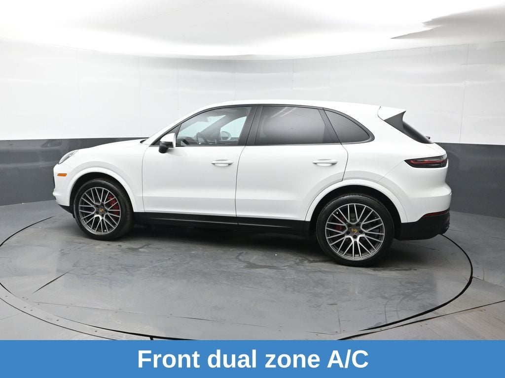 2022 Porsche Cayenne Base