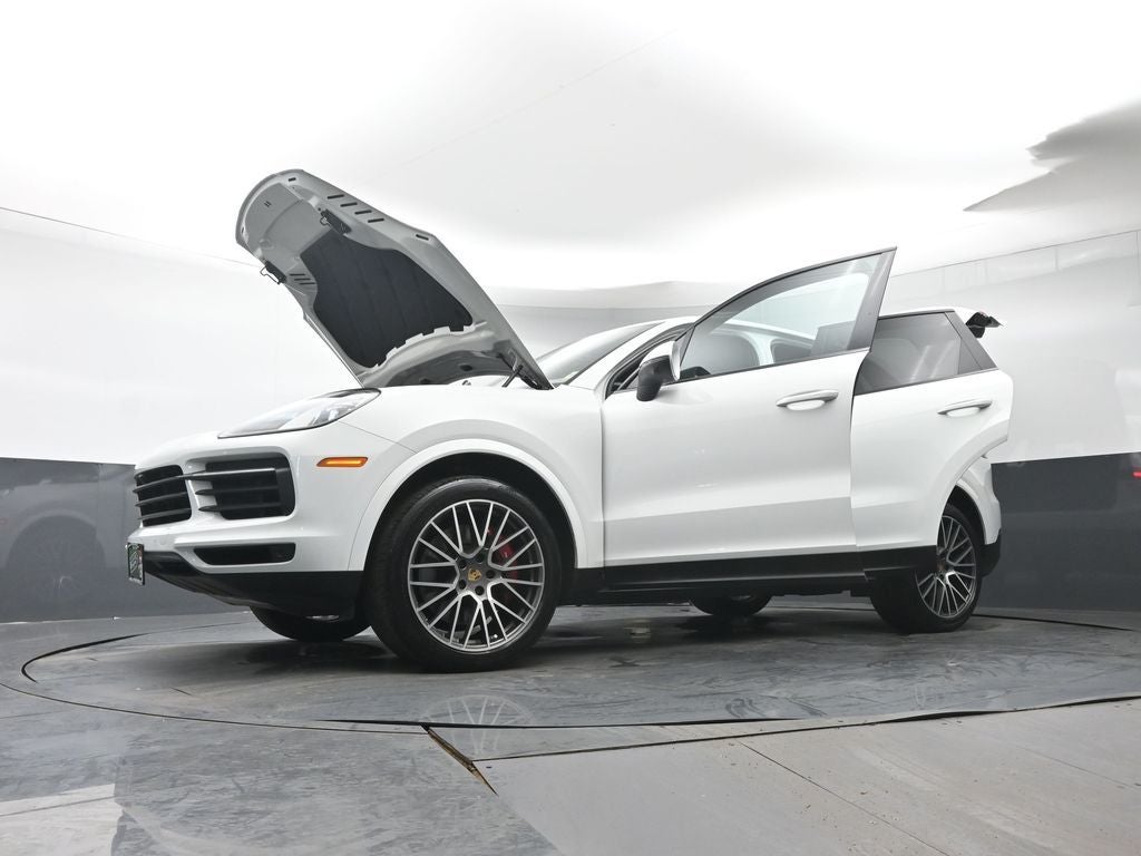 2022 Porsche Cayenne Base