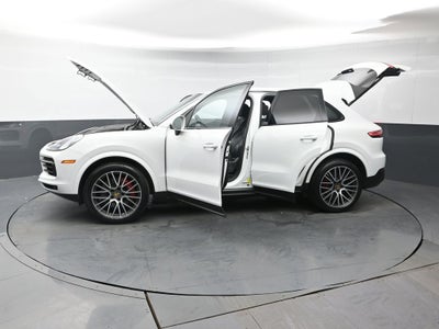 2022 Porsche Cayenne Base