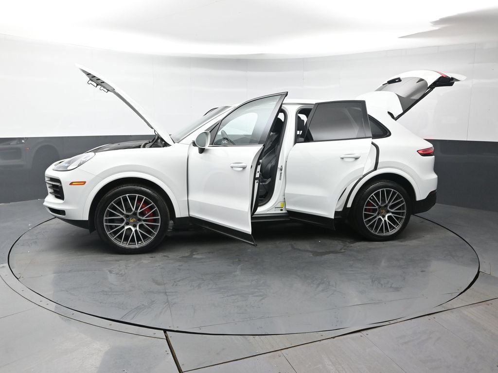 2022 Porsche Cayenne Base