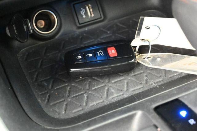 2025 Toyota RAV4 Hybrid XSE