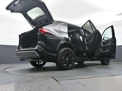 2024 Toyota RAV4 Hybrid SE
