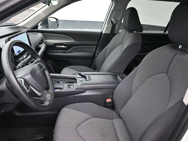 2025 Toyota Grand Highlander LE