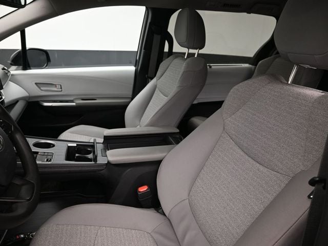 2025 Toyota Sienna LE 8 Passenger