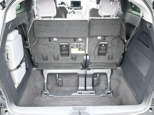 2025 Toyota Sienna LE 8 Passenger