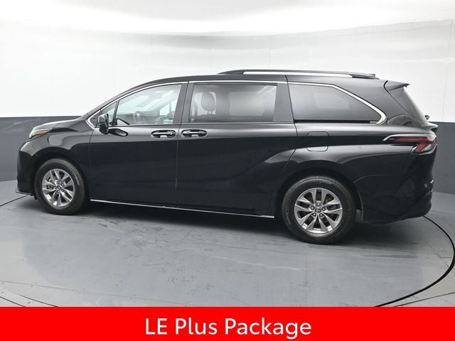 2025 Toyota Sienna LE 8 Passenger