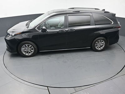 2025 Toyota Sienna LE 8 Passenger