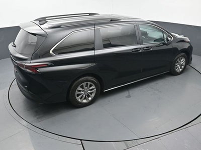 2025 Toyota Sienna LE 8 Passenger
