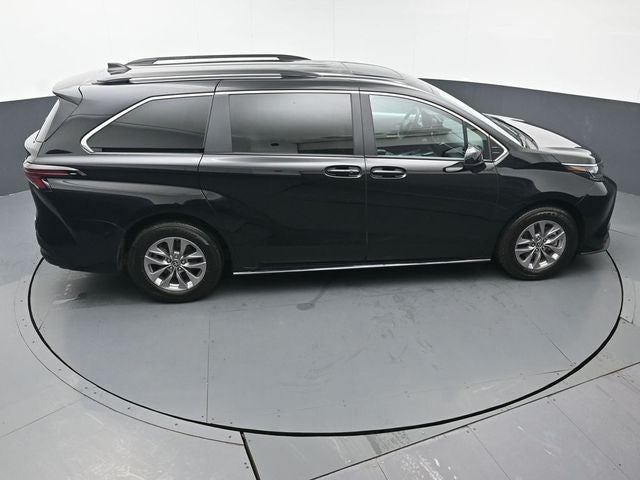 2025 Toyota Sienna LE 8 Passenger