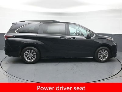 2025 Toyota Sienna LE 8 Passenger
