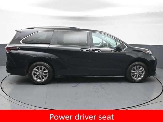 2025 Toyota Sienna LE 8 Passenger