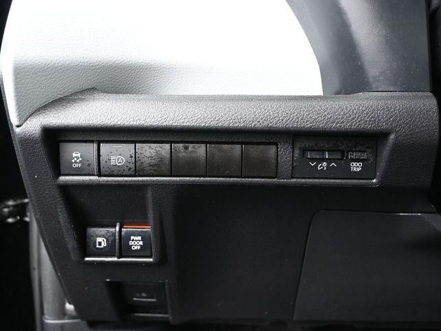 2025 Toyota Sienna LE 8 Passenger