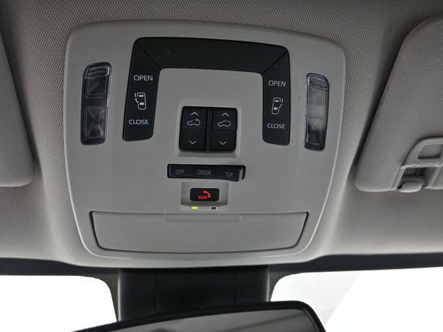 2025 Toyota Sienna LE 8 Passenger