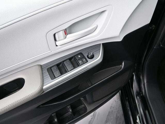 2025 Toyota Sienna LE 8 Passenger