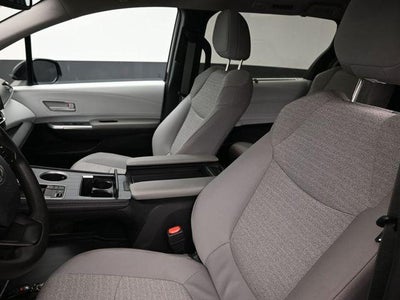 2025 Toyota Sienna LE 8 Passenger