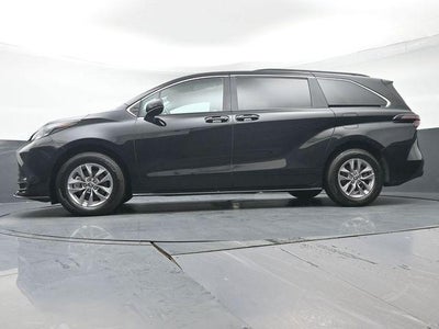 2025 Toyota Sienna LE 8 Passenger