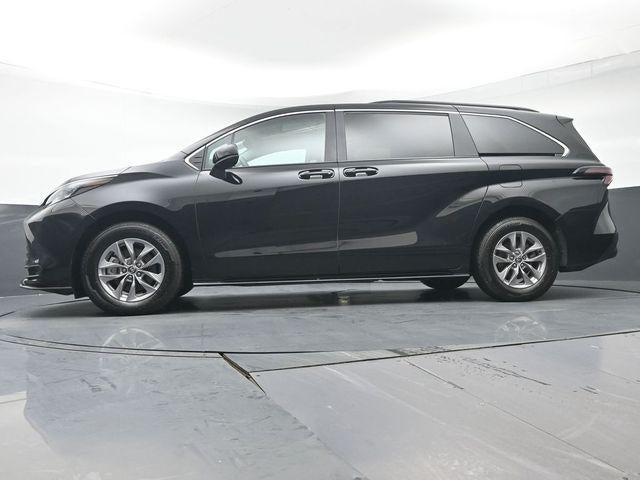 2025 Toyota Sienna LE 8 Passenger