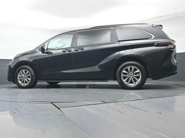 2025 Toyota Sienna LE 8 Passenger