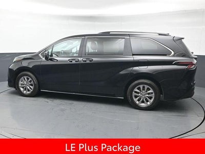 2025 Toyota Sienna LE 8 Passenger