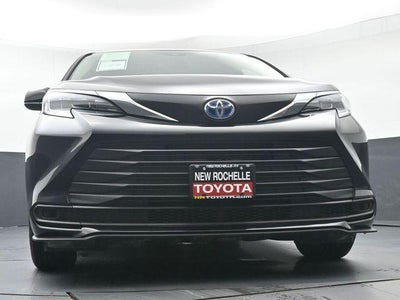 2025 Toyota Sienna LE 8 Passenger
