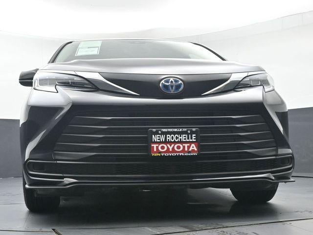 2025 Toyota Sienna LE 8 Passenger