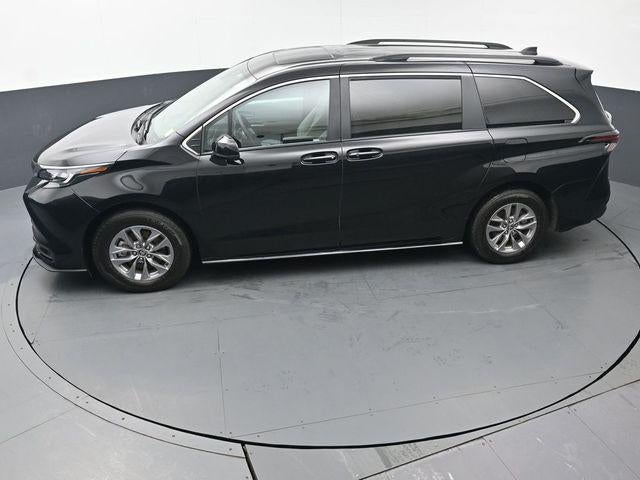2025 Toyota Sienna LE 8 Passenger