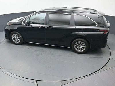 2025 Toyota Sienna LE 8 Passenger
