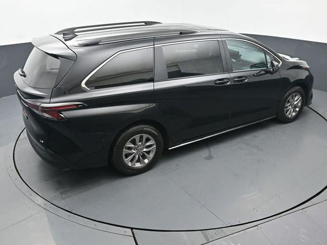 2025 Toyota Sienna LE 8 Passenger