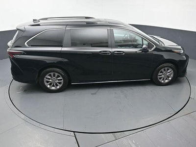 2025 Toyota Sienna LE 8 Passenger