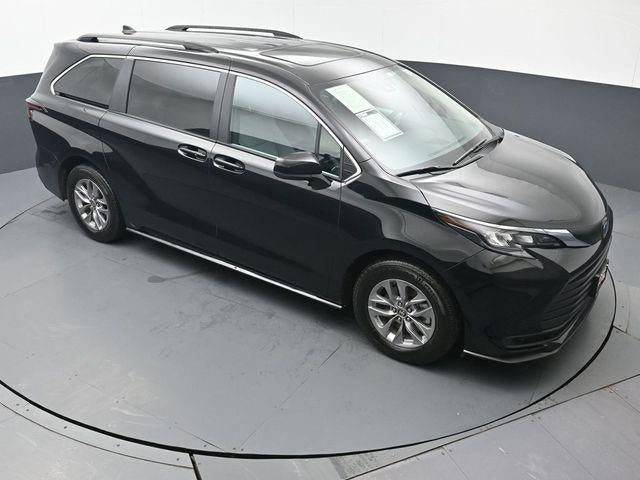 2025 Toyota Sienna LE 8 Passenger