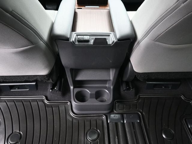 2024 Toyota Sienna LE 8 Passenger